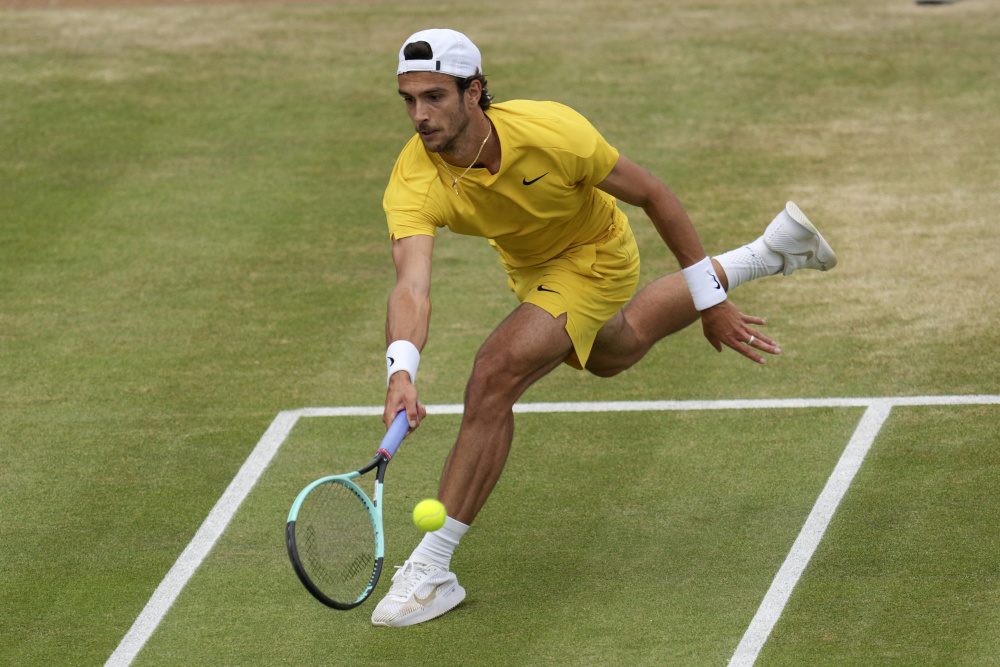 萨索洛尤文 萨索洛尤文